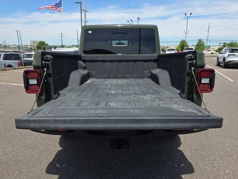 Used 2022 Jeep Gladiator Rubicon w/ LED Lighting Group AWD/4WD image 15