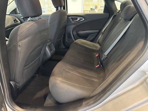 Used 2015 Chrysler 200 Limited w/ Convenience Group image 21