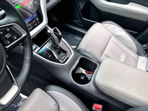 Used 2020 Subaru Outback Limited image 16