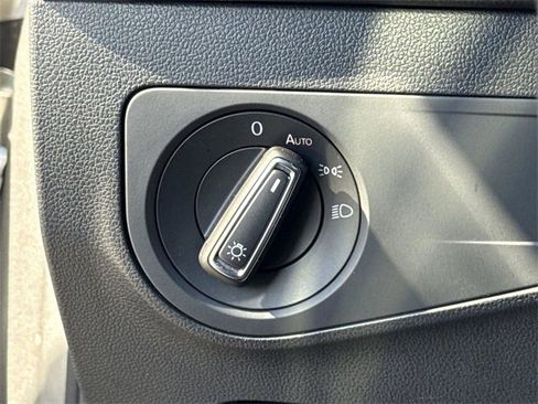 Used 2023 Volkswagen Tiguan SE R-Line image 20