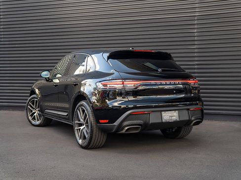 Used 2025 Porsche Macan image 3