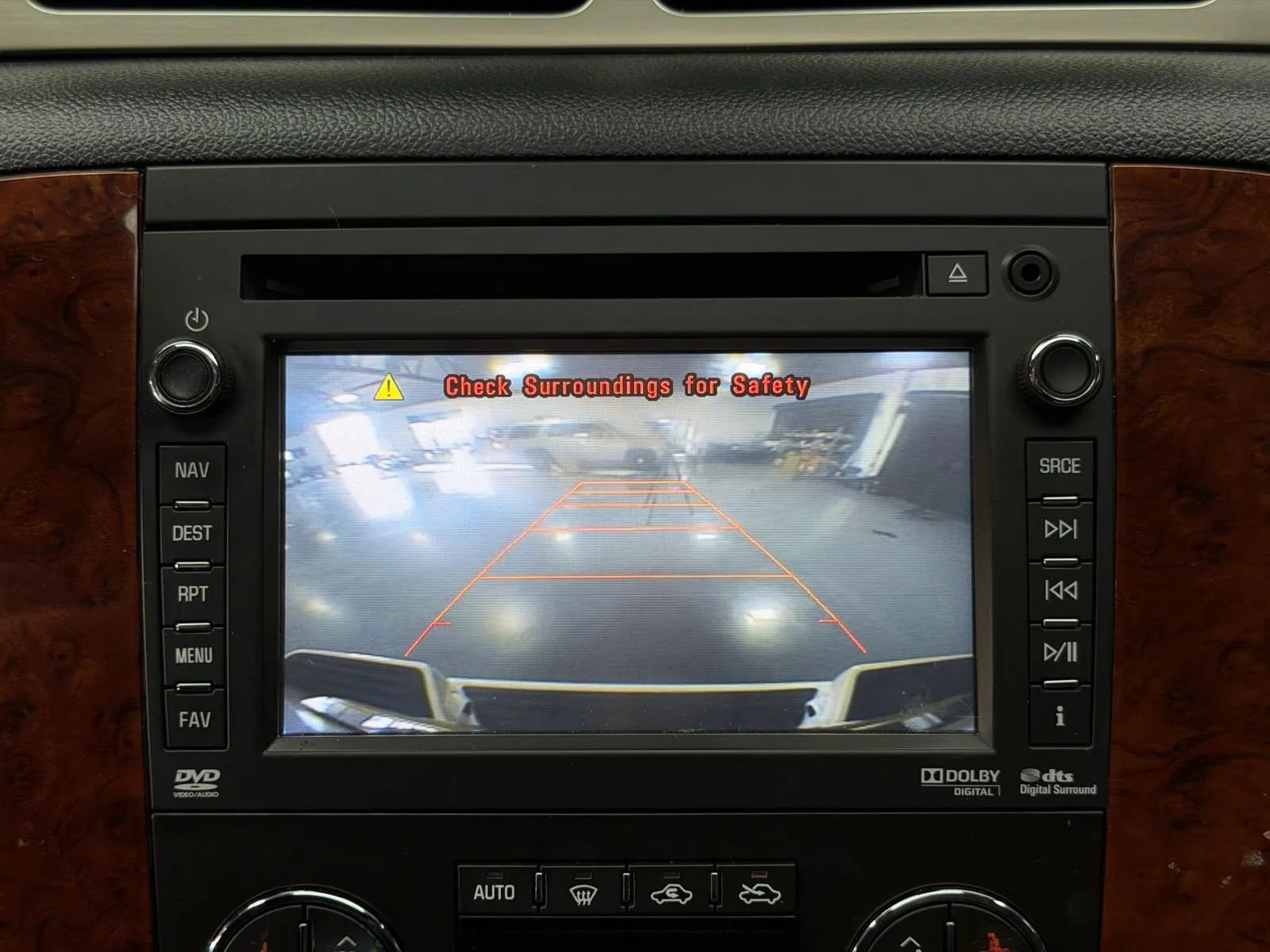 Used 2013 Chevrolet Avalanche LTZ RWD image 37