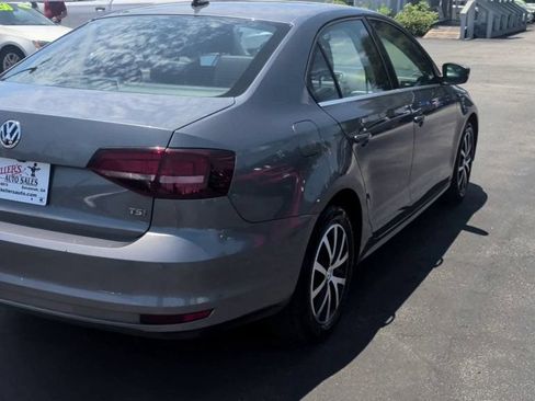 Used 2017 Volkswagen Jetta SE FWD image 8