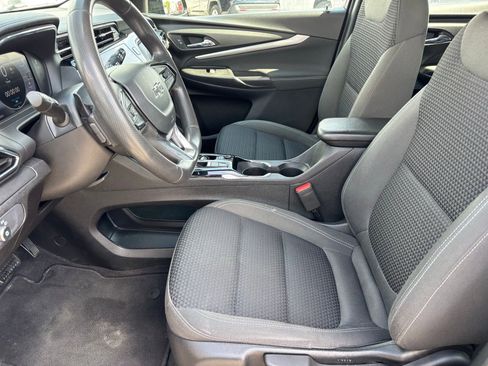 Used 2023 Chevrolet Bolt EUV LT FWD image 17