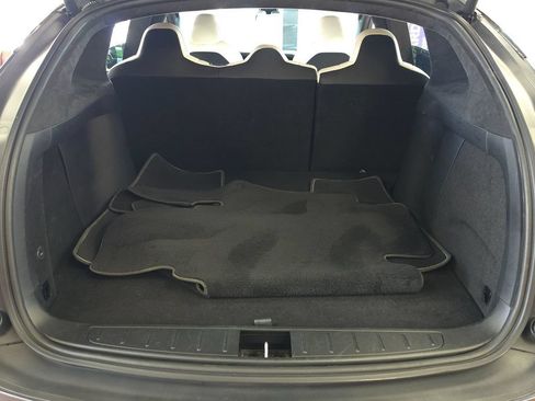 Used 2021 Tesla Model X Performance AWD/4WD image 19