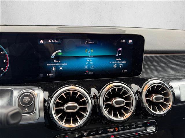 Used 2020 Mercedes-Benz GLB 250 4MATIC image 13