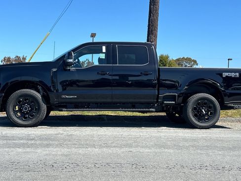 New 2025 Ford F250 Lariat w/ Lariat Ultimate Package AWD/4WD image 2