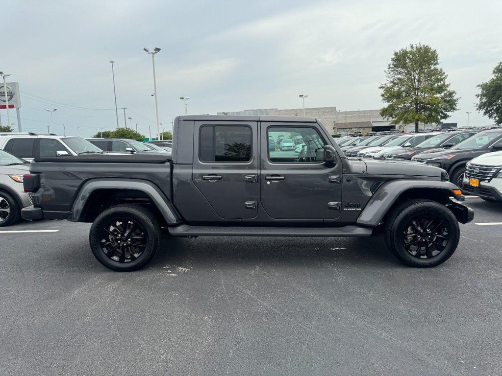 Used 2021 Jeep Gladiator Overland AWD/4WD image 2