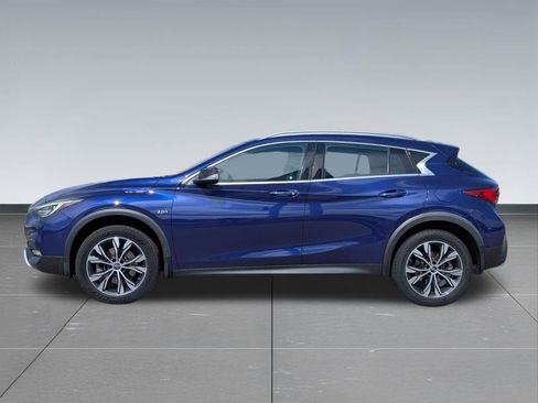 Used 2018 INFINITI QX30 Premium w/ Navigation Package AWD/4WD image 2