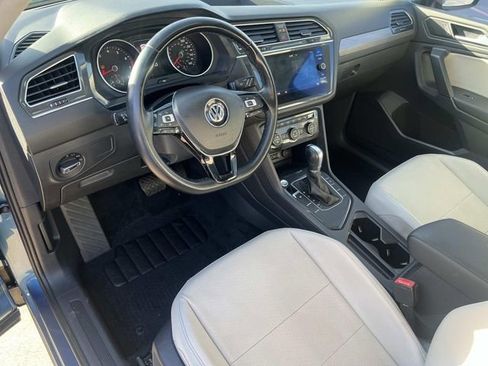 Used 2019 Volkswagen Tiguan SE w/ Panoramic Sunroof Package image 13