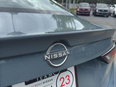 New 2025 Nissan Sentra SR image 13