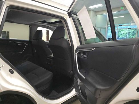 Certified 2022 Toyota RAV4 XLE w/ Convenience Package AWD/4WD image 27