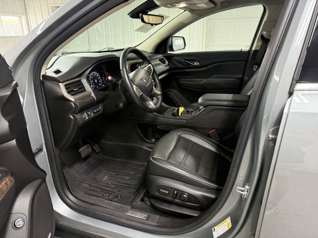 Used 2023 GMC Acadia Denali w/ Denali Ultimate Package AWD/4WD image 9