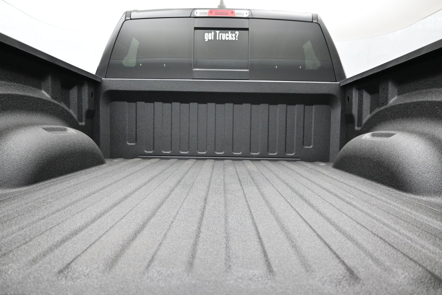 Used 2020 RAM 1500 Laramie w/ Sport Appearance Package AWD/4WD image 22