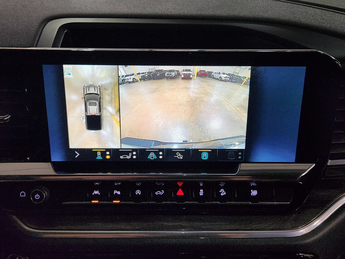 Used 2022 Chevrolet Silverado 1500 LTZ AWD/4WD image 39