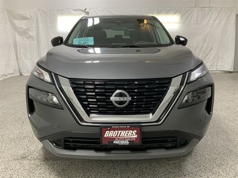 Used 2023 Nissan Rogue S AWD/4WD image 3