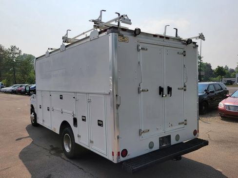 Used 2016 Ford E-450 and Econoline 450 Super Duty image 5