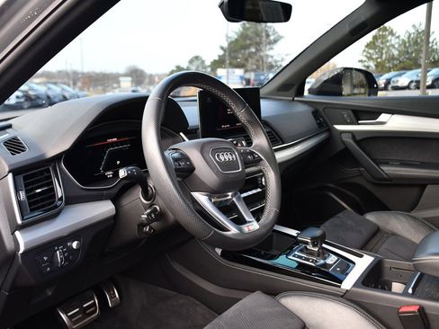 Used 2021 Audi SQ5 Prestige w/ Prestige Package image 11