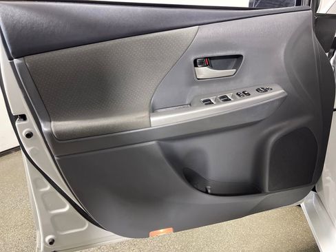 Used 2014 Toyota Prius V Two image 20