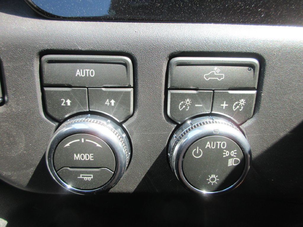 New 2026 GMC Sierra 1500 SLE w/ Max Trailering Package AWD/4WD image 14