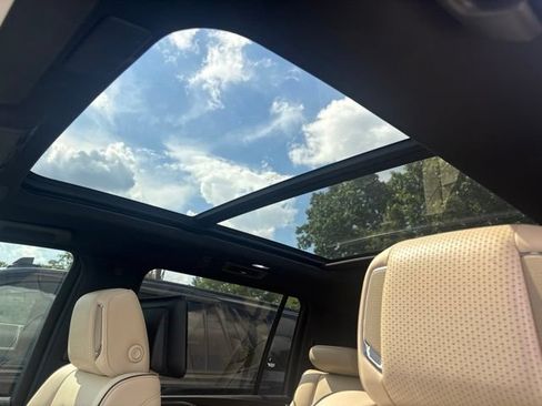 Certified 2024 Cadillac Escalade ESV Premium Luxury w/ Performance Package AWD/4WD image 6