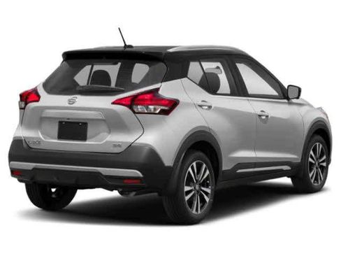 Used 2019 Nissan Kicks SR FWD image 2
