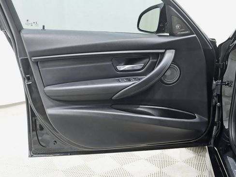 Used 2018 BMW M3 image 40