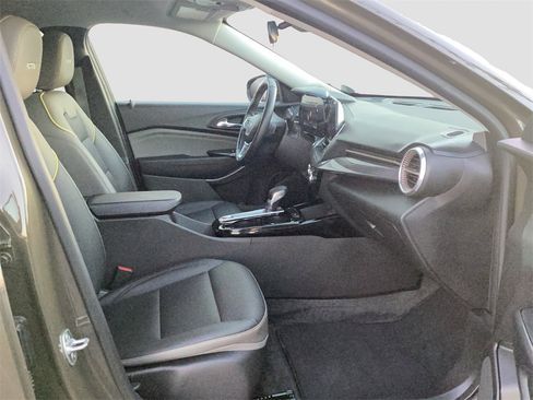 Used 2024 Chevrolet Trax ACTIV image 18