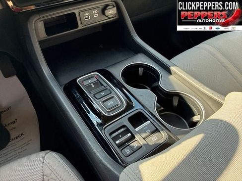 Used 2023 Honda Pilot LX image 15