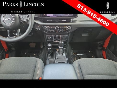 Used 2024 Jeep Wrangler Unlimited Sport AWD/4WD image 12