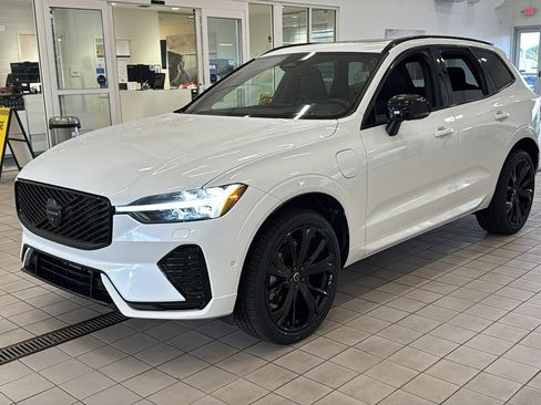 New 2026 Volvo XC60 T8 Ultra w/ Climate Package AWD/4WD image 9