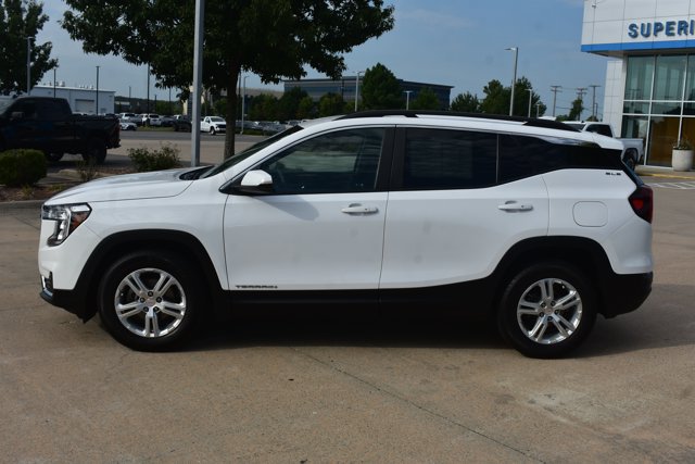 Used 2023 GMC Terrain SLE w/ Driver Convenience Package FWD image 8