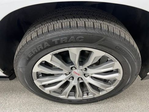 Used 2023 GMC Yukon Denali AWD/4WD image 16