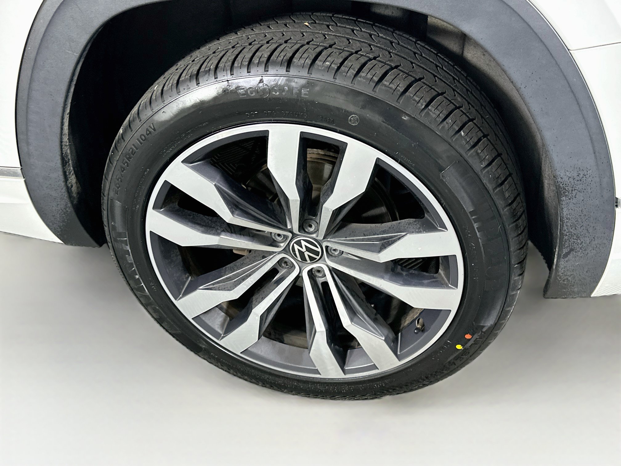 Used 2021 Volkswagen Atlas SEL R-Line FWD image 11