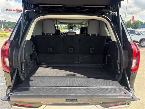 Used 2025 Ford Expedition Platinum AWD/4WD image 8
