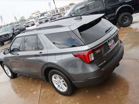 New 2026 Ford Explorer Active RWD image 13