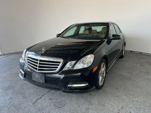Used 2013 Mercedes-Benz E 350 4MATIC Sedan image 1