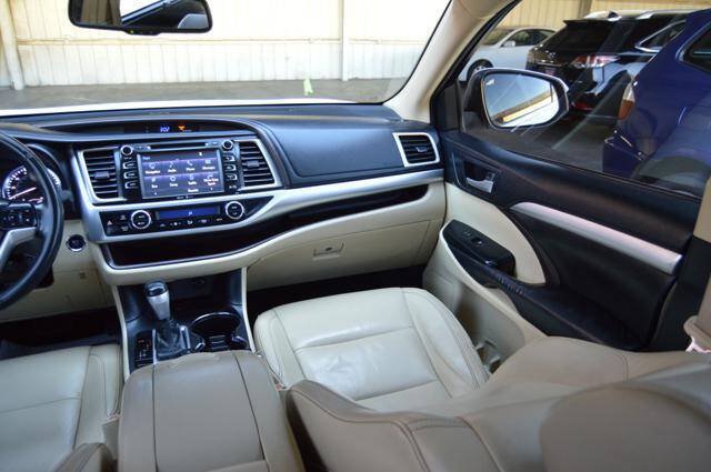 Used 2015 Toyota Highlander XLE FWD image 59