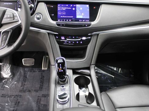 Certified 2022 Cadillac XT5 Sportv image 25