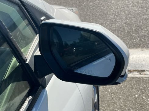 Used 2022 Toyota Prius LE FWD image 16