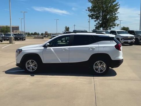 Used 2023 GMC Terrain SLE w/ Driver Convenience Package AWD/4WD image 6