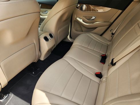 Used 2018 Mercedes-Benz GLC 300 4MATIC image 30