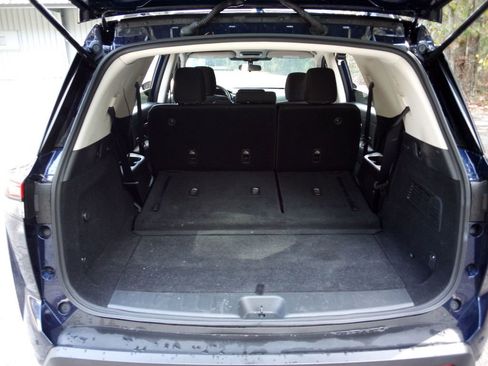 Used 2022 Nissan Pathfinder SV image 30