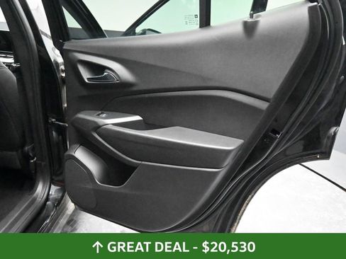 Used 2025 Chevrolet Trax LT image 22