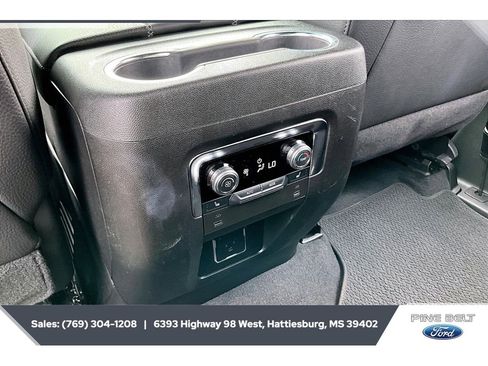 Used 2025 GMC Yukon XL Denali AWD/4WD image 25