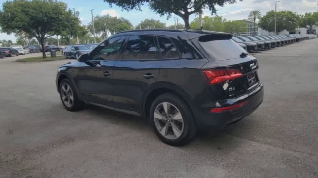 Used 2020 Audi Q5 2.0T Premium w/ Titanium Sport Package AWD/4WD image 6