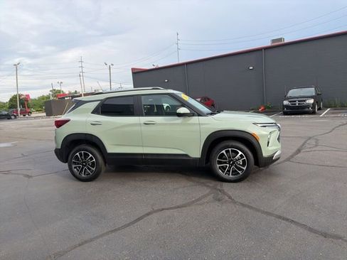 Used 2026 Chevrolet TrailBlazer LT AWD/4WD image 4