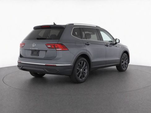 Used 2023 Volkswagen Tiguan SE FWD image 4
