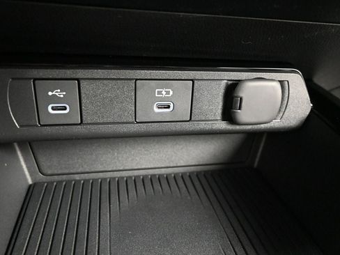 New 2026 Toyota Prius XLE image 32