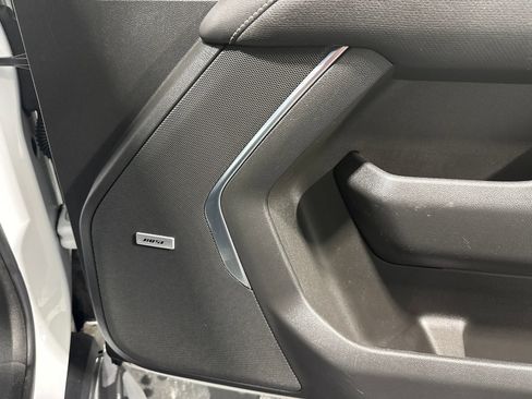 Used 2022 GMC Yukon SLT w/ SLT Premium Package AWD/4WD image 13